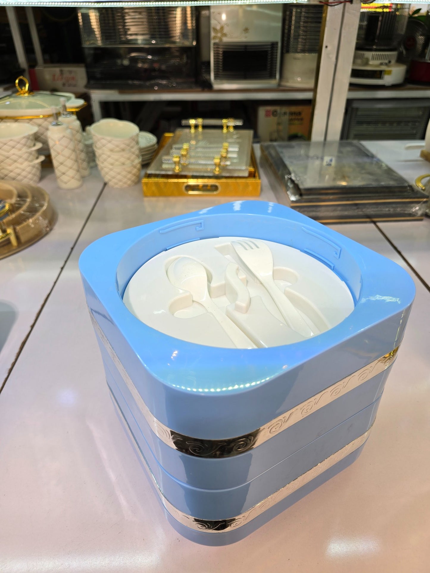 #hotpot
#hotpots
#pink hotpot near me
#hotpot in lahore
#lunch box
#box
#3 step lunch box