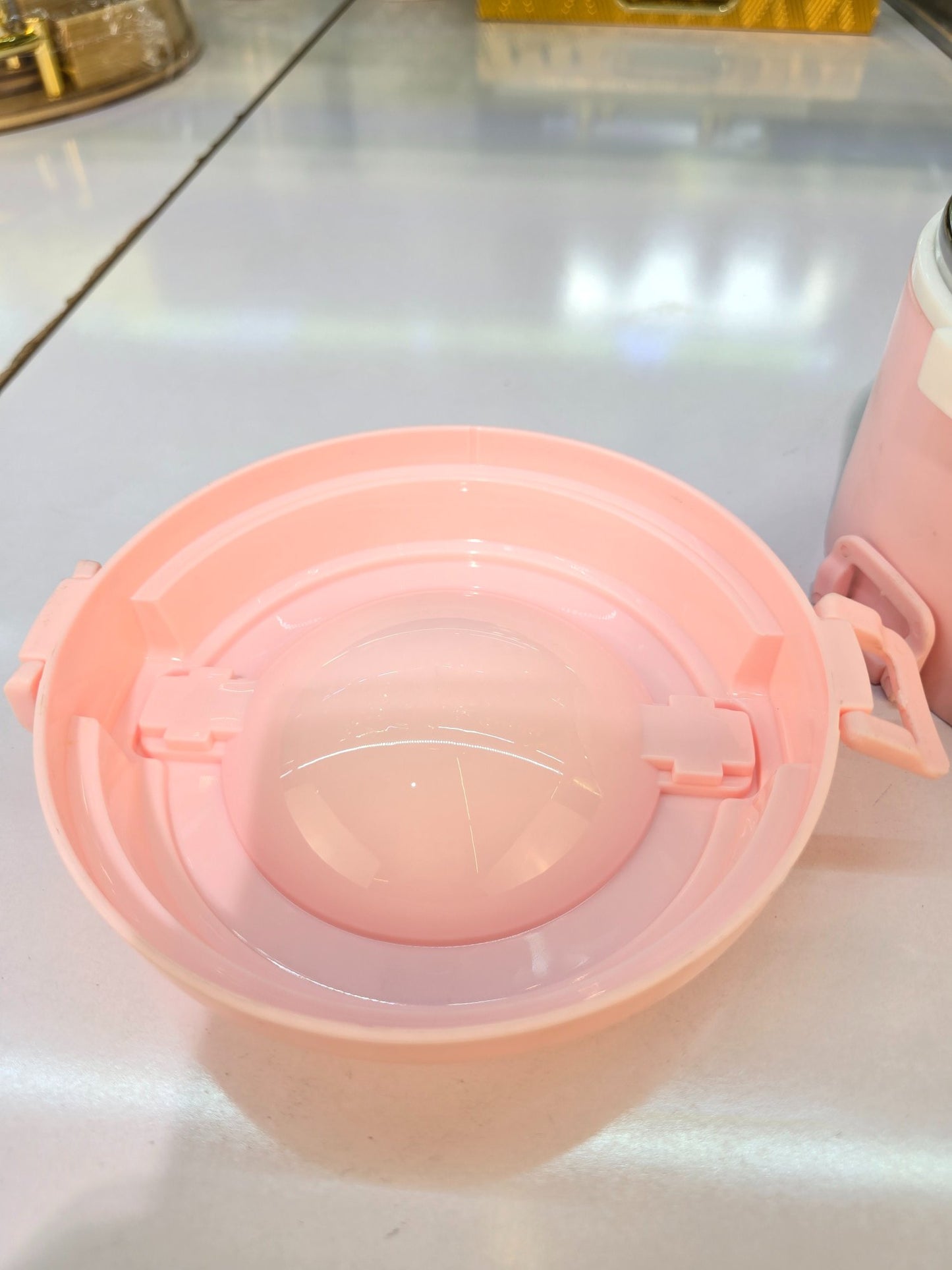 #hotpot
#hotpots
#pink hotpot near me
#hotpot in lahore
#lunch box
#box