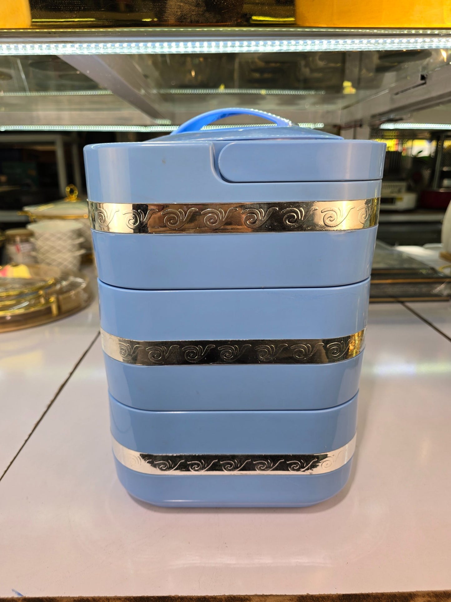 #hotpot
#hotpots
#pink hotpot near me
#hotpot in lahore
#lunch box
#box
#3 step lunch box