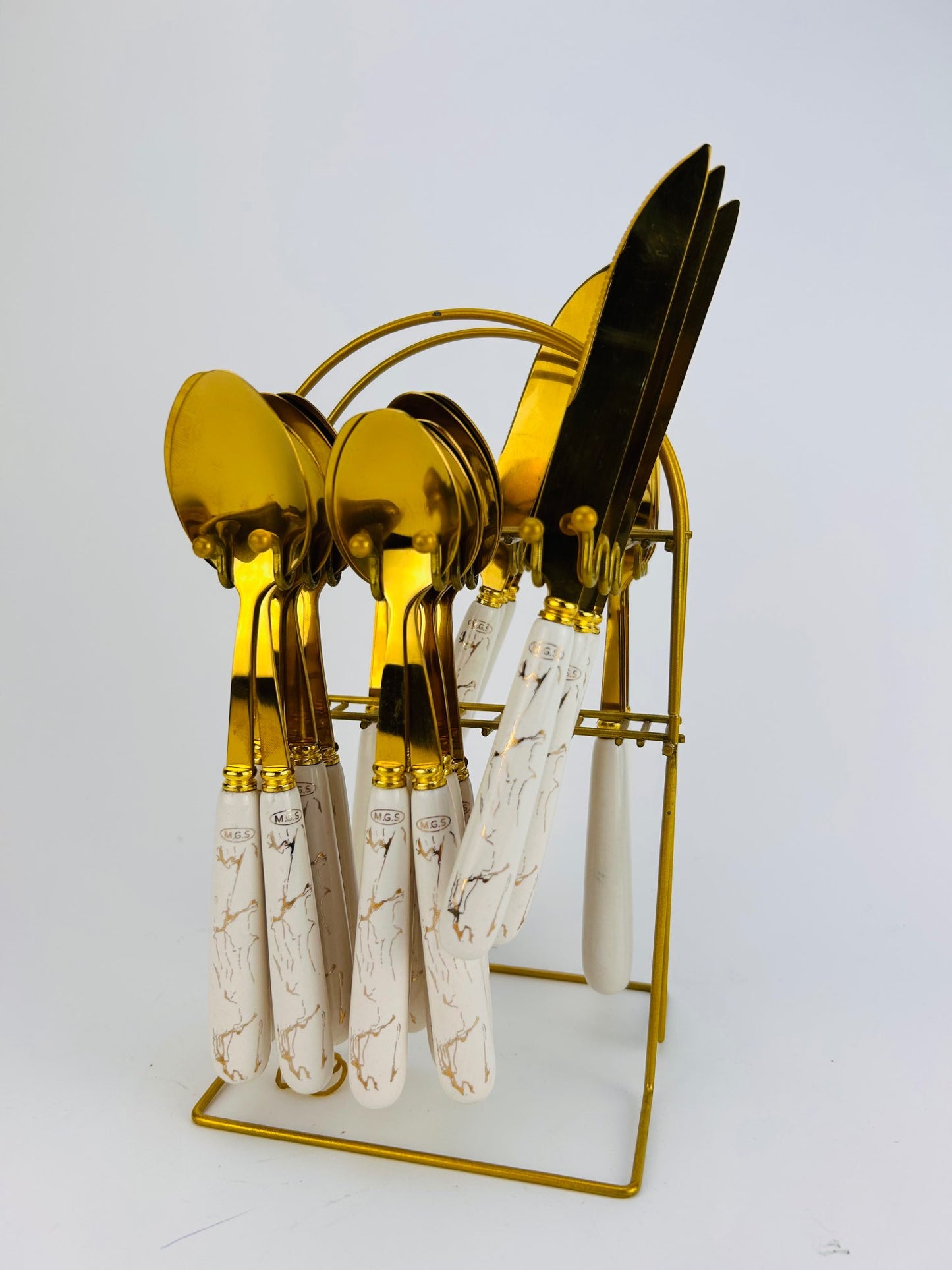 cutlery, dinner set, dinner ware, crockery set, cutlery set, spoons, kitchen items, accessories, kitchen utensils